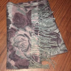 Cashmere scarf